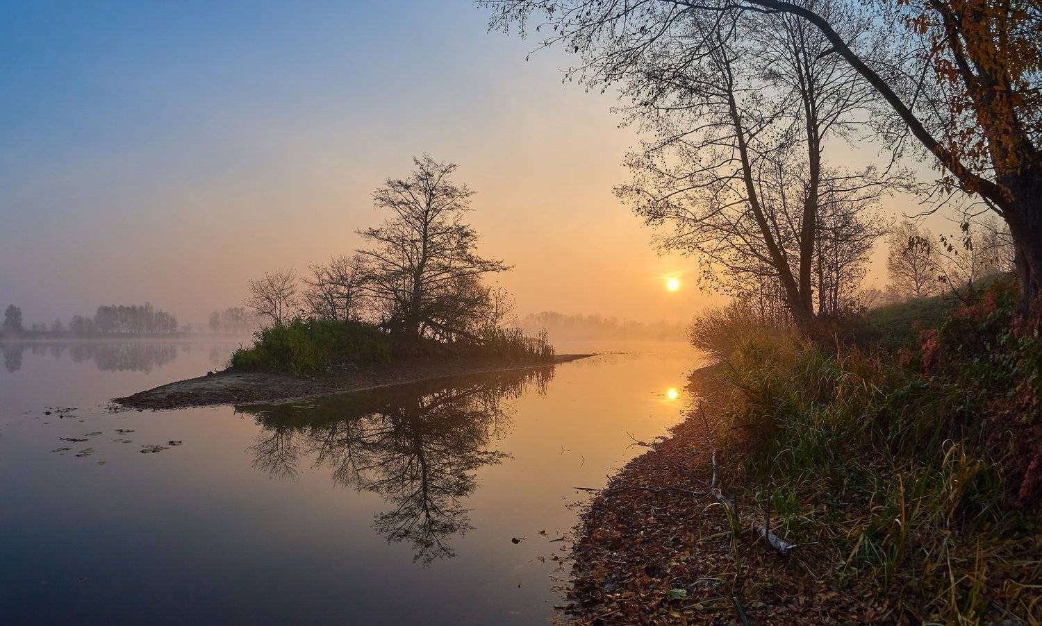 утро, рассвет, остров, озеро, осень, вода, отражение, солнце, туман, Казун Андрей