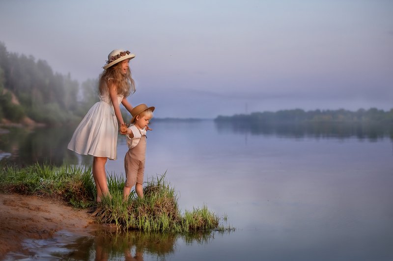 дети, детская фотография, река, дети у реки, девочка, мальчик Мечтатели фото превью