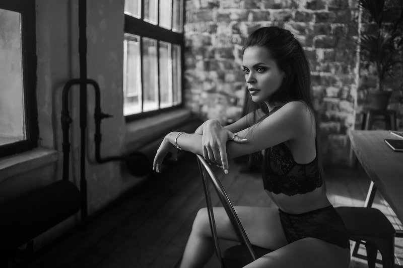 портрет, девушка, природа, улица, женщина, портрет, Москва, цветная фотография, художественная фотография, ню, белье, тело, модель Как тебе мой новый комплект белья? фото превью