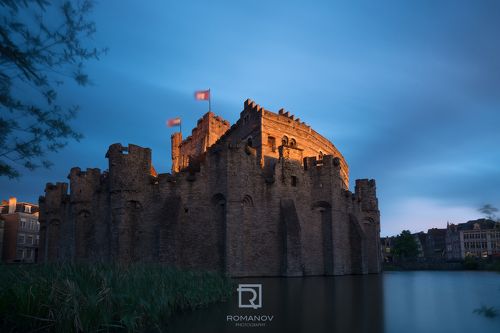 Sunset view at Gravensteen - Закат у замка графов Фландрии