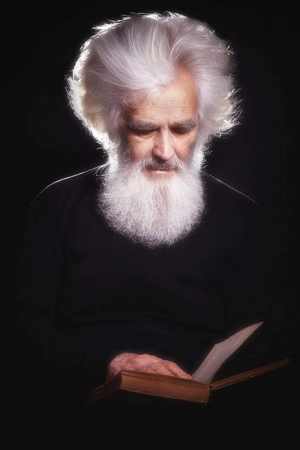 мудрость, мужчина, знание, книга, седой, возраст, свет, мужской, портрет, , Дарья Комарова