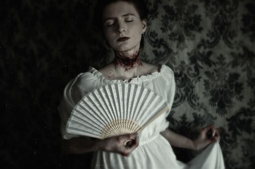 И  с т ы н е т   к р о в ь 