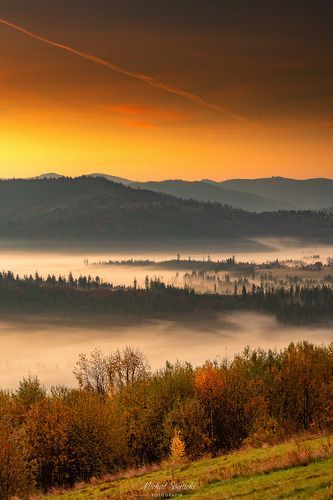 Autumn fog on Ochodzita...