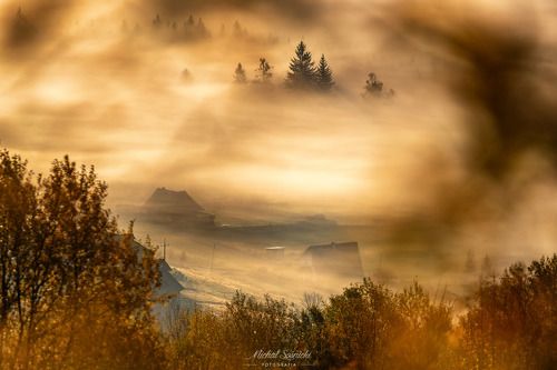 Autumn fog on Ochodzita...