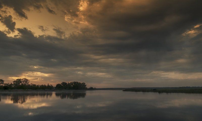 река , краснодарский край ,река  бейсуг, рыбалка ПЕРЕД ДОЖДЁМ фото превью