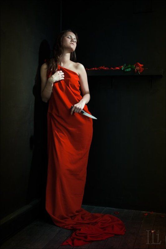 девушка, нож Медея фото превью