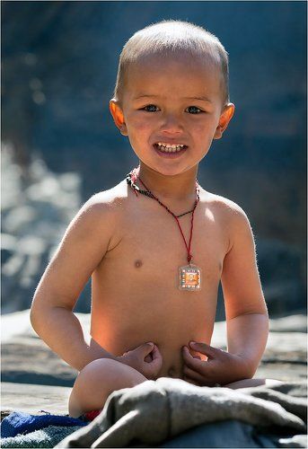 Солнечный день в Гималаях.