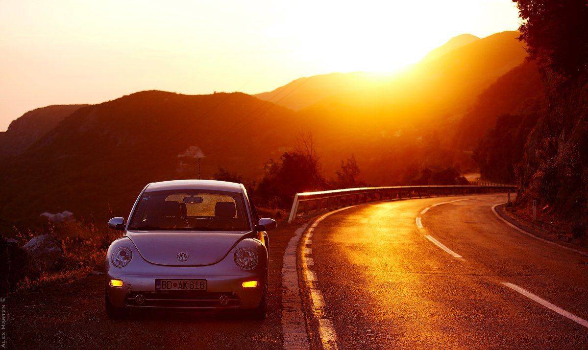 вечер, авто, жук, машина, закат, оранжевый, красный, желтый, огненный, дорога, путь, черногория, горы, Alexander Martynov
