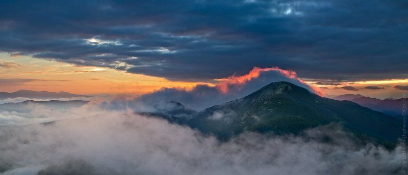 Гора Синяк на закате фото превью