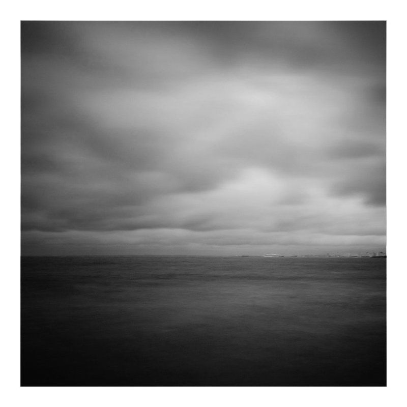 No line on the horizont фото превью