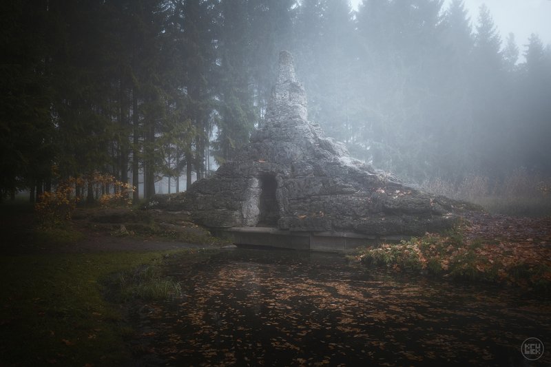 пушкин, туман, осень Загадочная пирамида фото превью