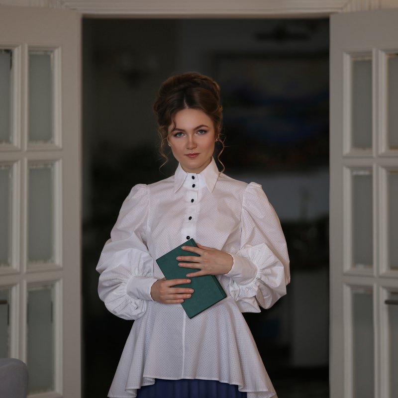 ретро, Наташа Ростова, девушка с книгой, 19 век, книга  фото превью