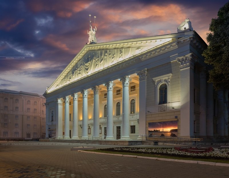 воронеж, россия, артем мирный, закат, рассвет, площадь, шпиль, небо, утро, artyom mirniy, voronezh, свет, колонны, театр, опера, балет, ведута, каприччио, фотохудожник, capriccio, veduta, photoartist, Воронежский государственный театр оперы и балета фото превью