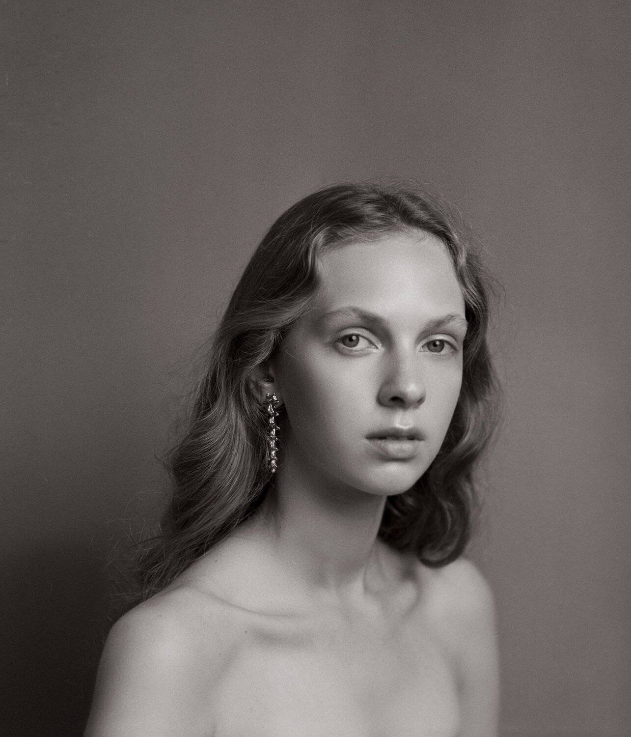 one person, portrait, headshot, studio shot, gray background, beautiful woman, film, perfect, portrait, posing, pretty, skin, style, girl, glamour, hair, lips, look, young, teen, people, black and white, indoors, classic, teenage, teenager, close-up, head, Арсений Герасименко