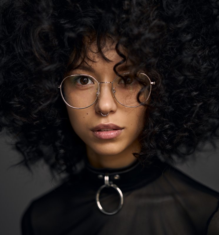 girl, portrait, face, glasses, collar, nice, beauty, beautiful, dark, swarthy, curls, curly, at home, natural light, headshot, moscow Angelica фото превью