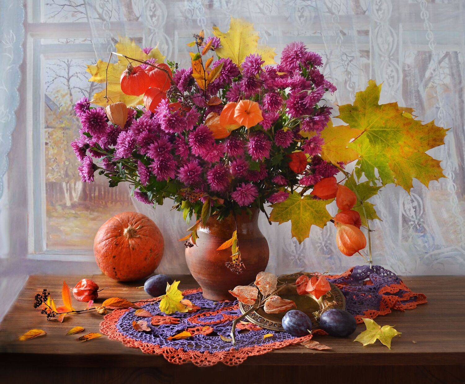 still life, натюрморт, цветы, хризантемы, фото натюрморт, стихи, кленовые листья, физалис, тыква, слива, последний день октября,, Колова Валентина