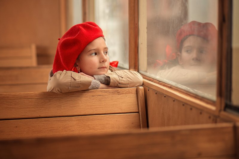 дети девочка красный ребенок Аня фото превью