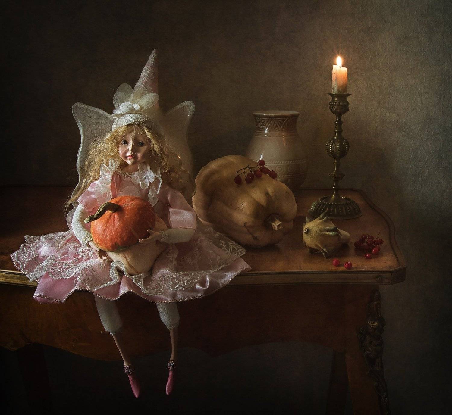 натюрморт, кукла, тыква, ягода, калина, свеча, подсвечник, Анна Петина