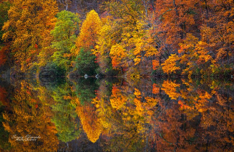 autumn reflections leaves bearmountain Incredible autumn reflections of Bear Mountain, New York фото превью