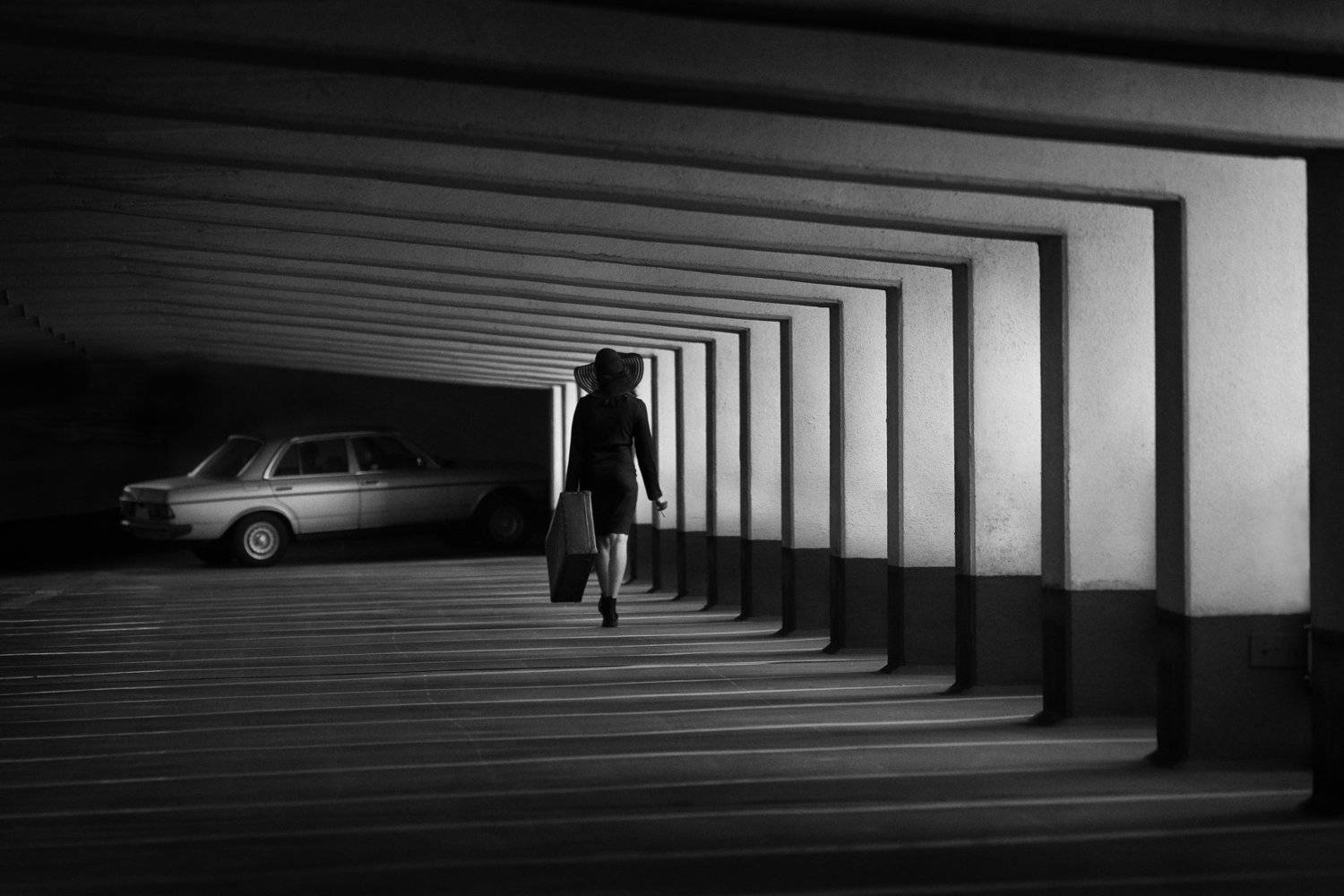 mercedes-benz,parking garage, bnw, lady, hat, car, parking, Alexander Sch&ouml;nberg