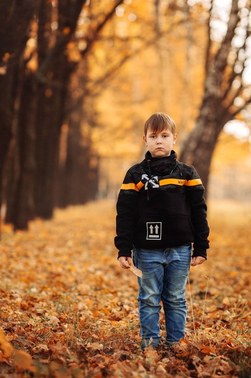 мальчик, ребенок, грусть, печаль, осень, оранжевый, желтый, парк, перспектива, , Ангелина Косова