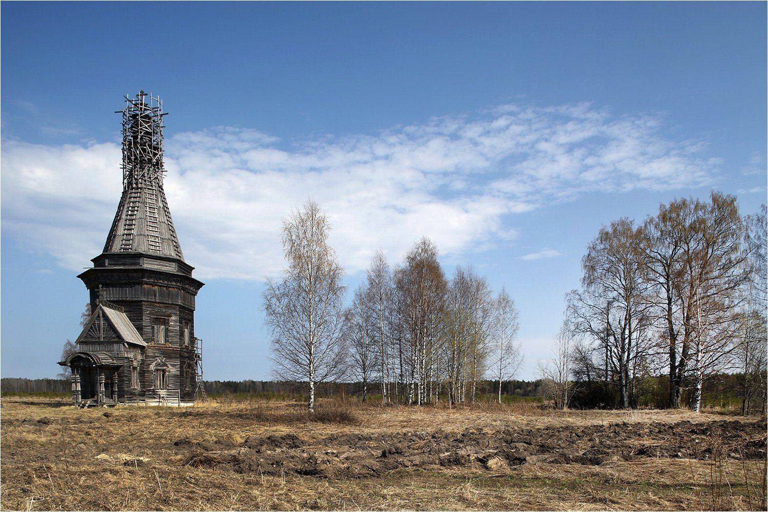 весна, поле, храм, деревянный храм, реставрация, север, русский север, каргополье,, Victor Pechenev