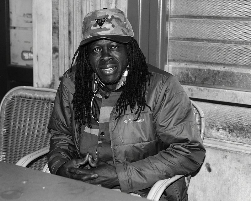 Portraits of bar visitors. фото превью
