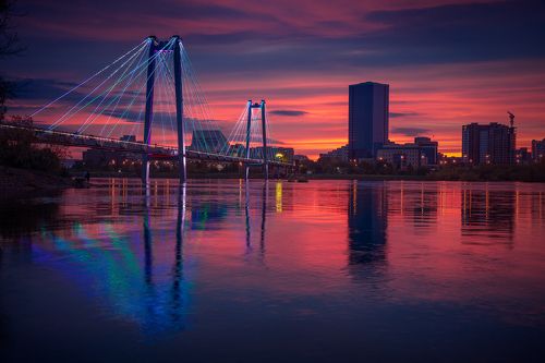 Город на большой реке / City on the big river