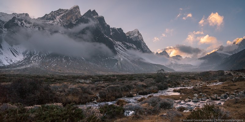 landscape, nature, travel, cloudy, outdoor, asia, climbing, top, mount, mountain, nepal,  cloud, peak, himalaya, alpinism, summit, himalayas, adventure, himalayan, cholatse, pheriche, valley, taboche, tourism, trekking, altitude, hiking, hike, khumbu, mou Pheriche Valley in Himalayas and Cholatse peak фото превью