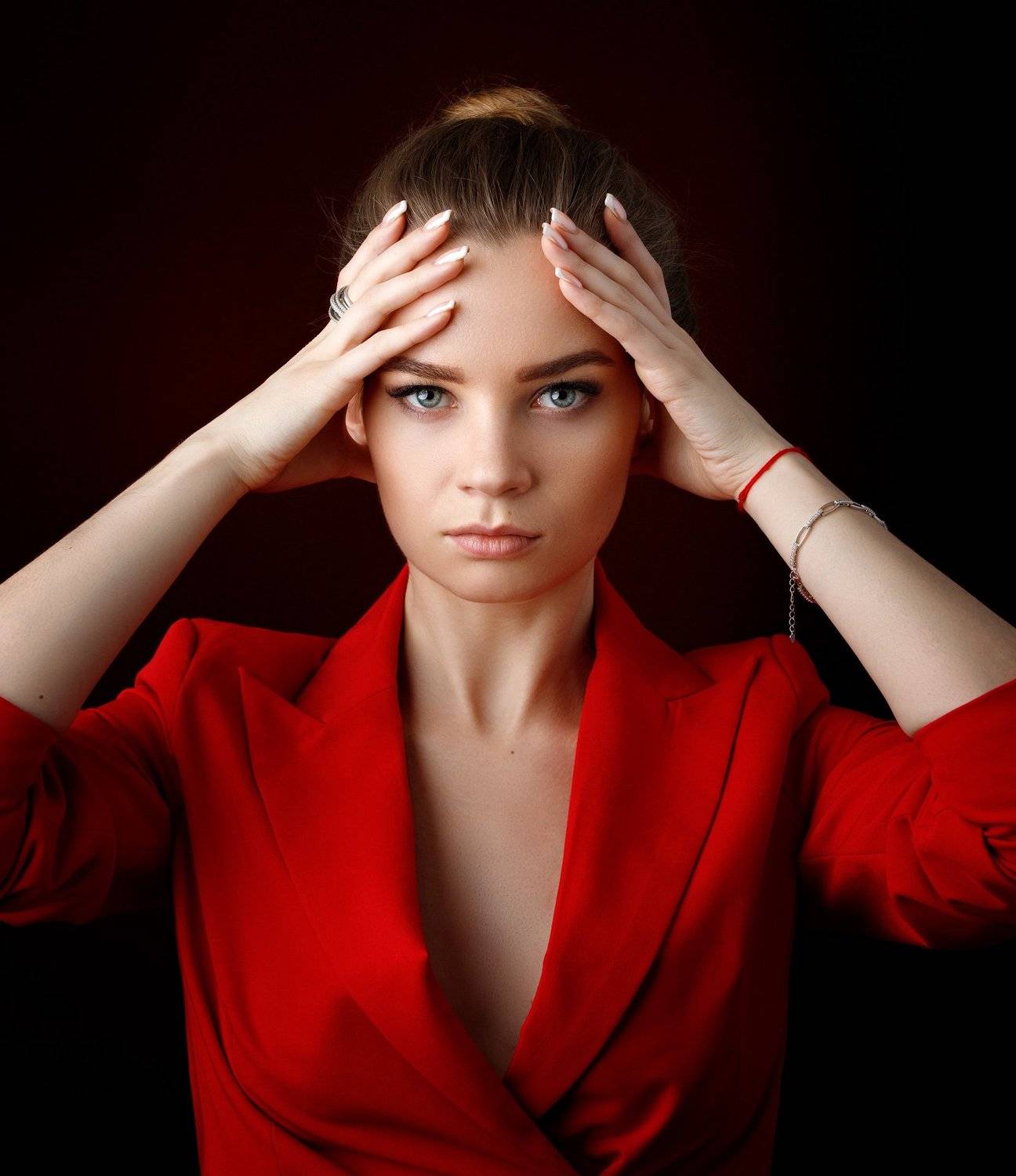 девушка взгляд портрет студия, Ксения Сергеева