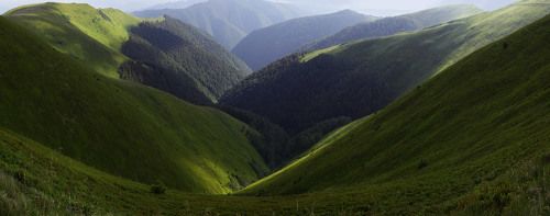 Опять горы..