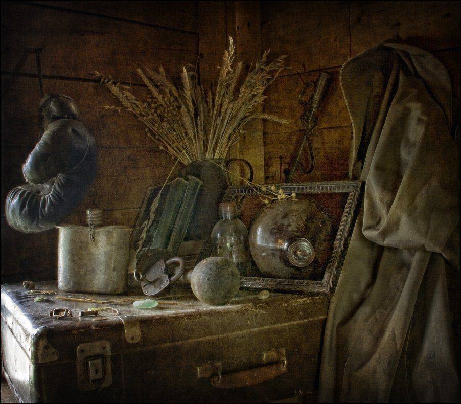 натюрморт, старые вещи, пыль, чердак, чемодан, El. G.