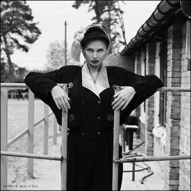 art photo, erotic, woman, sensuality, bw, portrait, glamour, портрет Leisure class фото превью