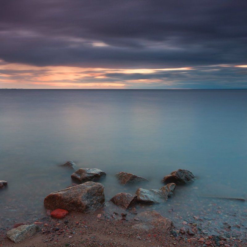 Вечер, закат и немного камней фото превью