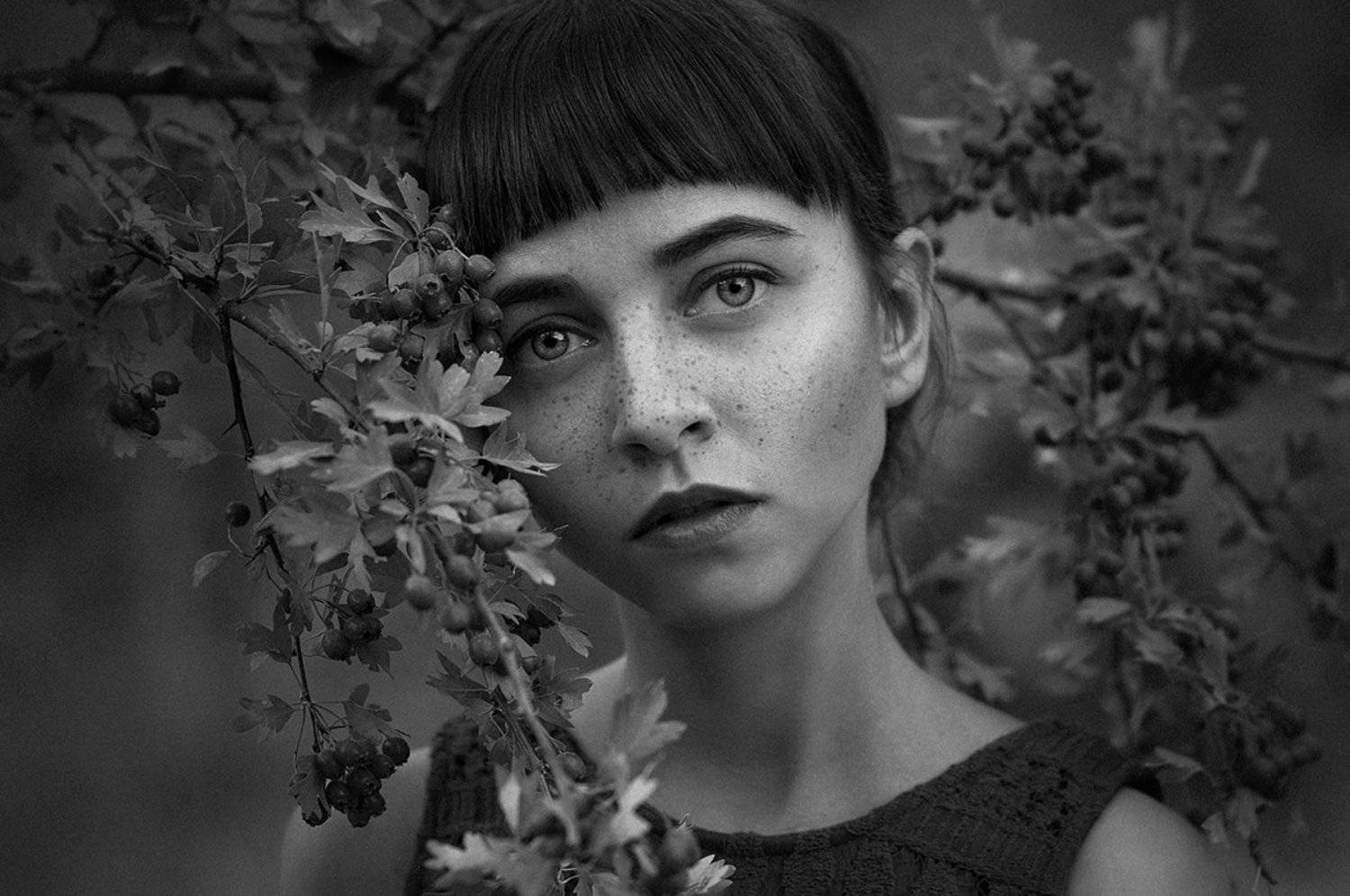 портрет, девушка, уличный портрет, съемка на улице, женский портрет, творческая съемка, чб, чернобелаяфотография, Nika Peychev