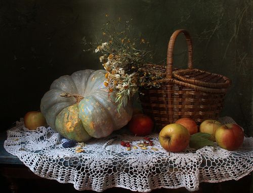 Натюрморт с тыквой и яблоками