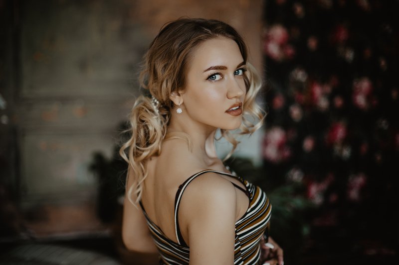 красота, девушка, природа, улица, женщина, портрет, Москва, цветная фотография, художественная фотография, ню, белье, тело, модель Русская красота фото превью