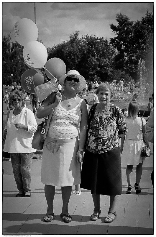 Photo Street B/W City Leica TMax In giro per Ekaterinburg фото превью