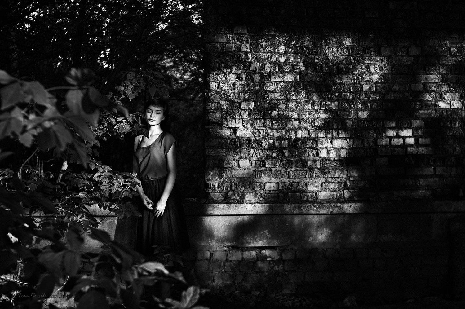 портрет, лицо, девушка, сад, молодость, разрушение, Ковалёв Иван