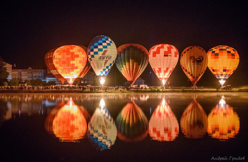 шары, воздушные шары, свечение, ночь Ночное свечение шаров фото превью