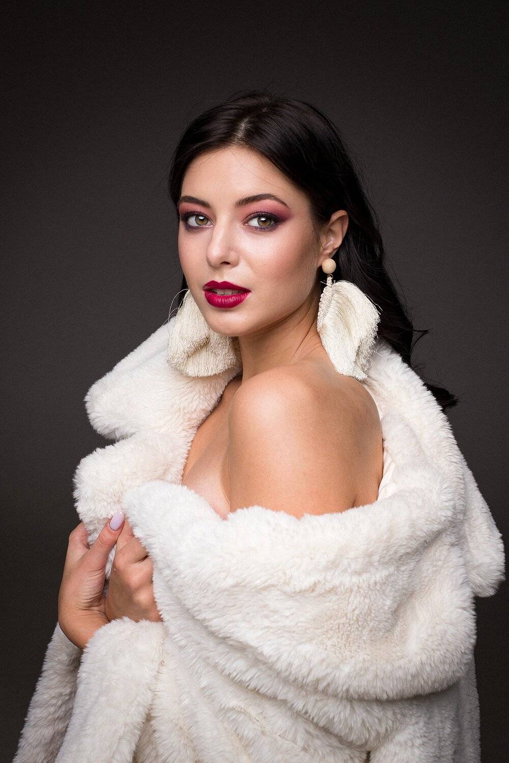 женский портрет, шикарная, красотка. девушка, фэшн, pretty woman, fashion, adult, lips, portrait, girl, attractive, pretty, model, hair, beautiful, natural, female, smile, beauty, studio, lady, elegance, glamour, curly, elegant,, Мелана Романова