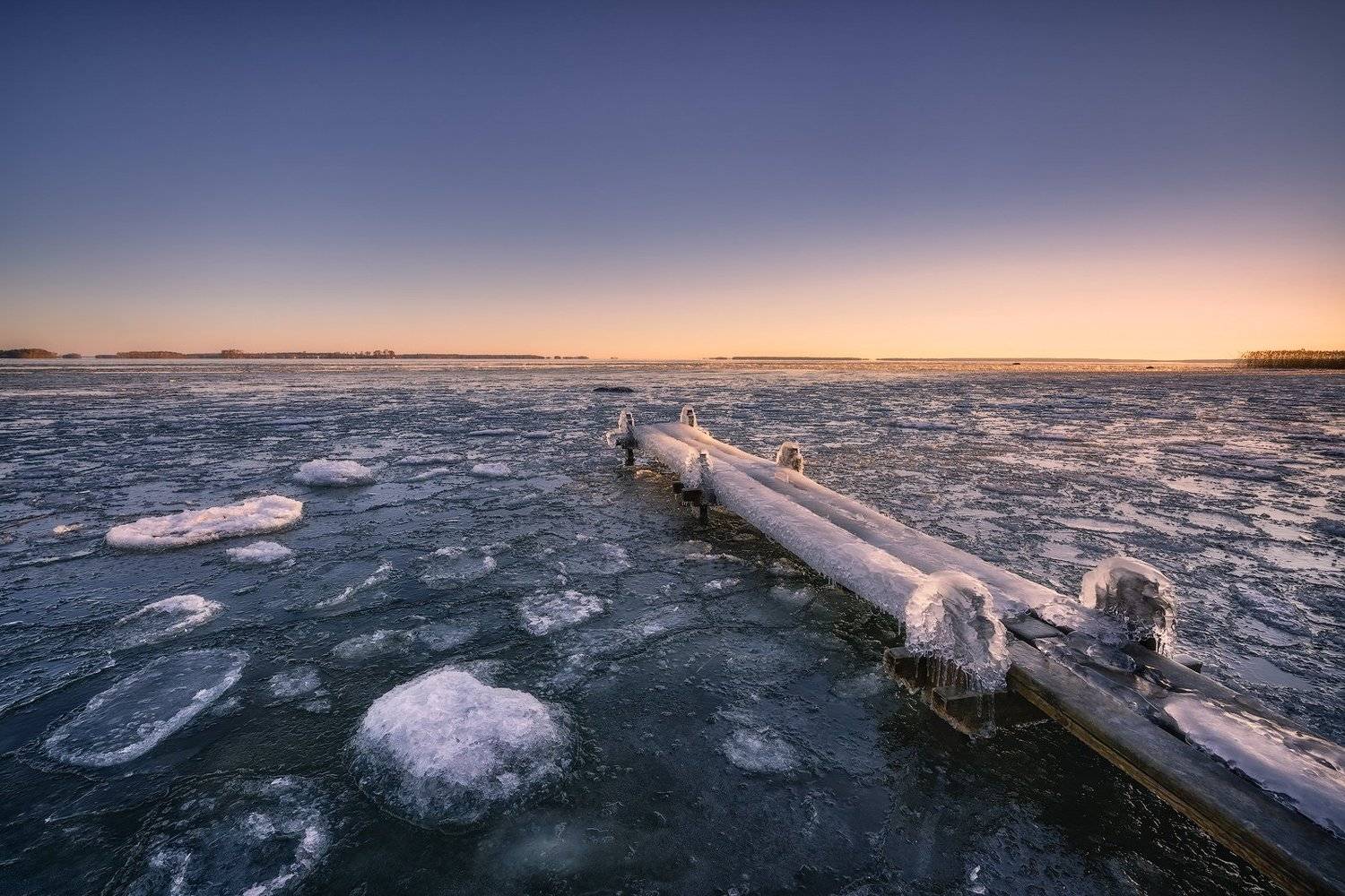 Blue, Blue Sky, bridge, floe, gantry, glitter, glittering Islands, Heap, hillock, Horizon, ice, Ice Floe, icicles, Islets, Jetty, lake, Lake Hj&auml;lmaren, Ludwig Riml  Photography, morning, outdoors, Pier, pile, Puddle, Rock, Sky, Snow, Snowcapped, Sparkle, , Ludwig Riml