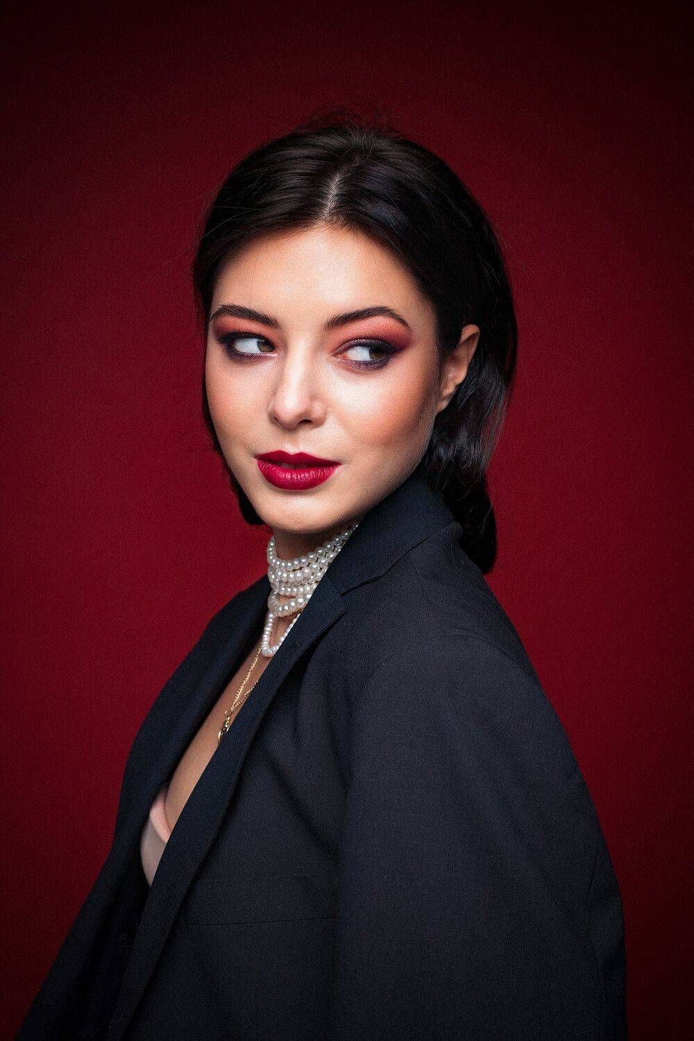 женский портрет, шикарная, красотка. девушка, фэшн, pretty woman, fashion, adult, lips, portrait, girl, attractive, pretty, model, hair, beautiful, natural, female, smile, beauty, studio, lady, elegance, glamour, curly, elegant,, Мелана Романова