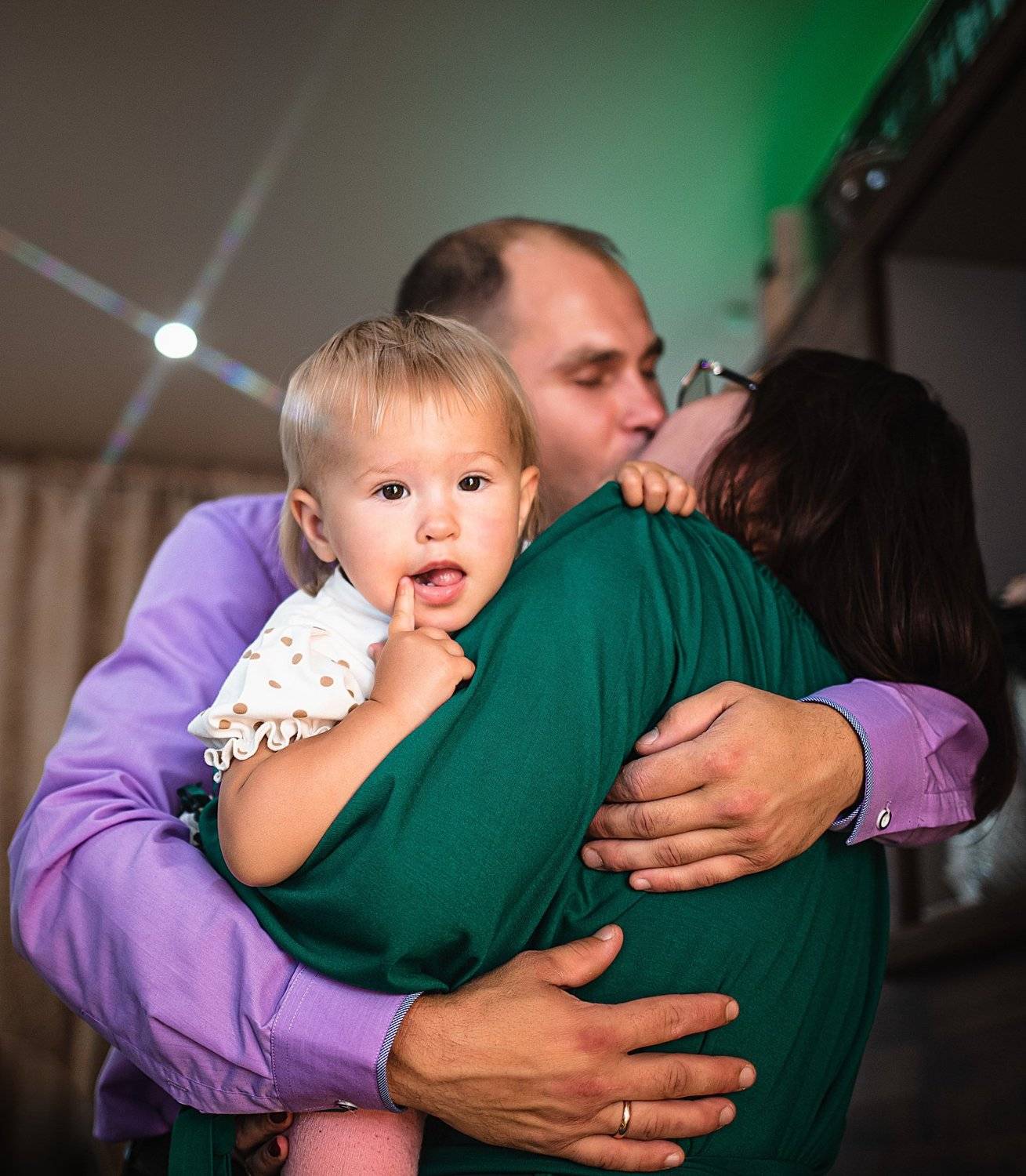 семья, фотосессия, репортаж, портрет, дети, родители, любовь, счастье, радость поцелуй, Владимир Васильев