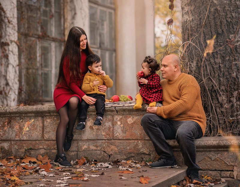 семейная фотосессия, семейный фотограф, осень, осенний пикник, семья, детки, малыши, уют Осенний пикник фото превью
