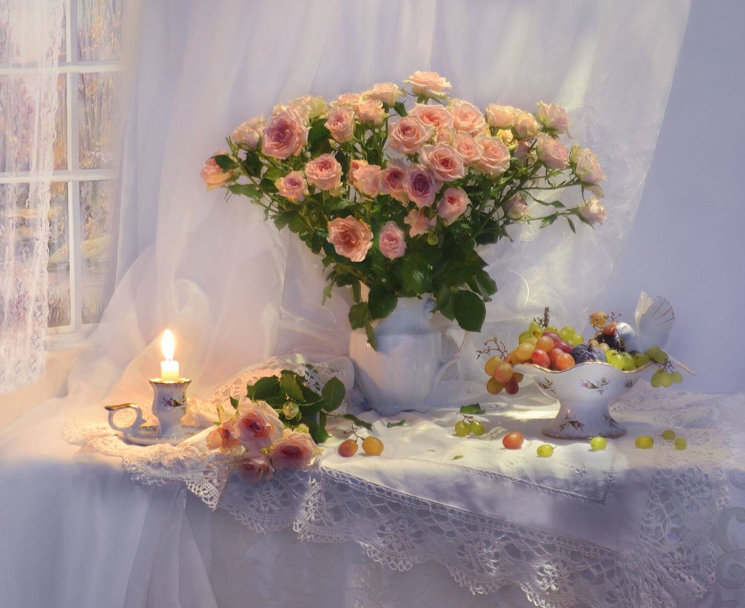 still life, натюрморт,цветы, фото натюрморт, фарфор, стихи, свеча, розы, праздник, подсвечник,  виноград,, Колова Валентина