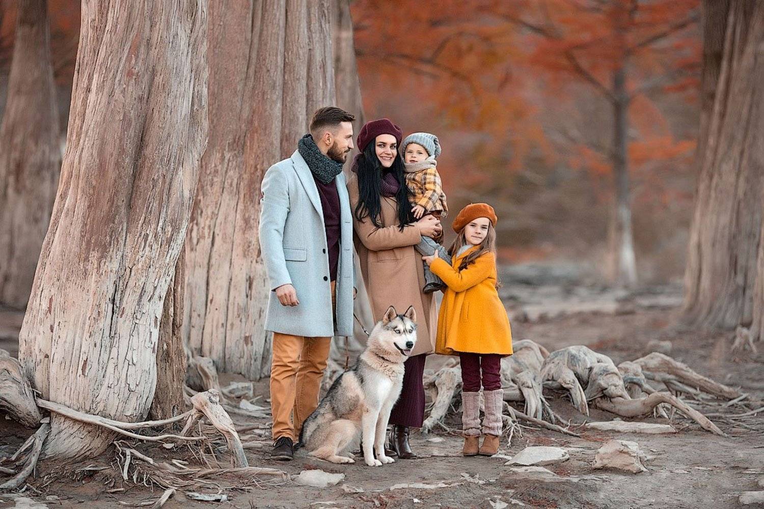 фотограф, зеркальный фотоаппарат canon mark iii, фотопрогулка, осень, закат, кипарисы, семейная фотосессия, семейный фотограф, мама и папа, красота, любовь, счастье, радость, дети на фото, семейная фотография, озеро, восторг, Францева Ольга