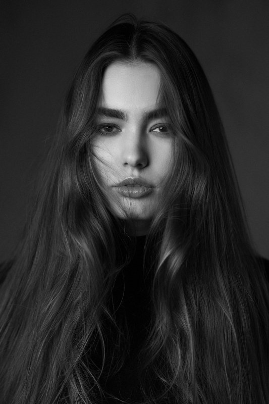 woman, bw, portrait, studio, color, model test Alexandra фото превью