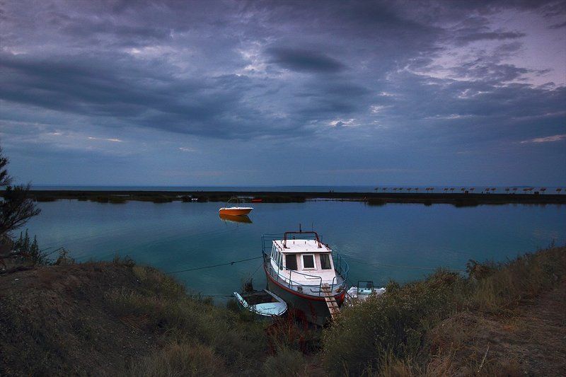 небо, тучи, озеро Закат на Алаколе. фото превью