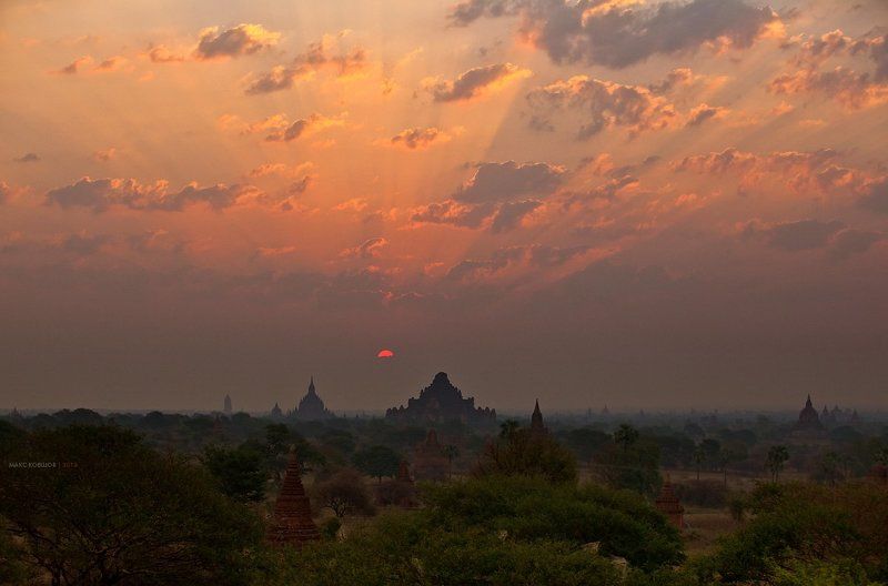 мьянма, бирма, баган, рассвет, пагода, ступа, буддизм Баган. Рассвет. фото превью